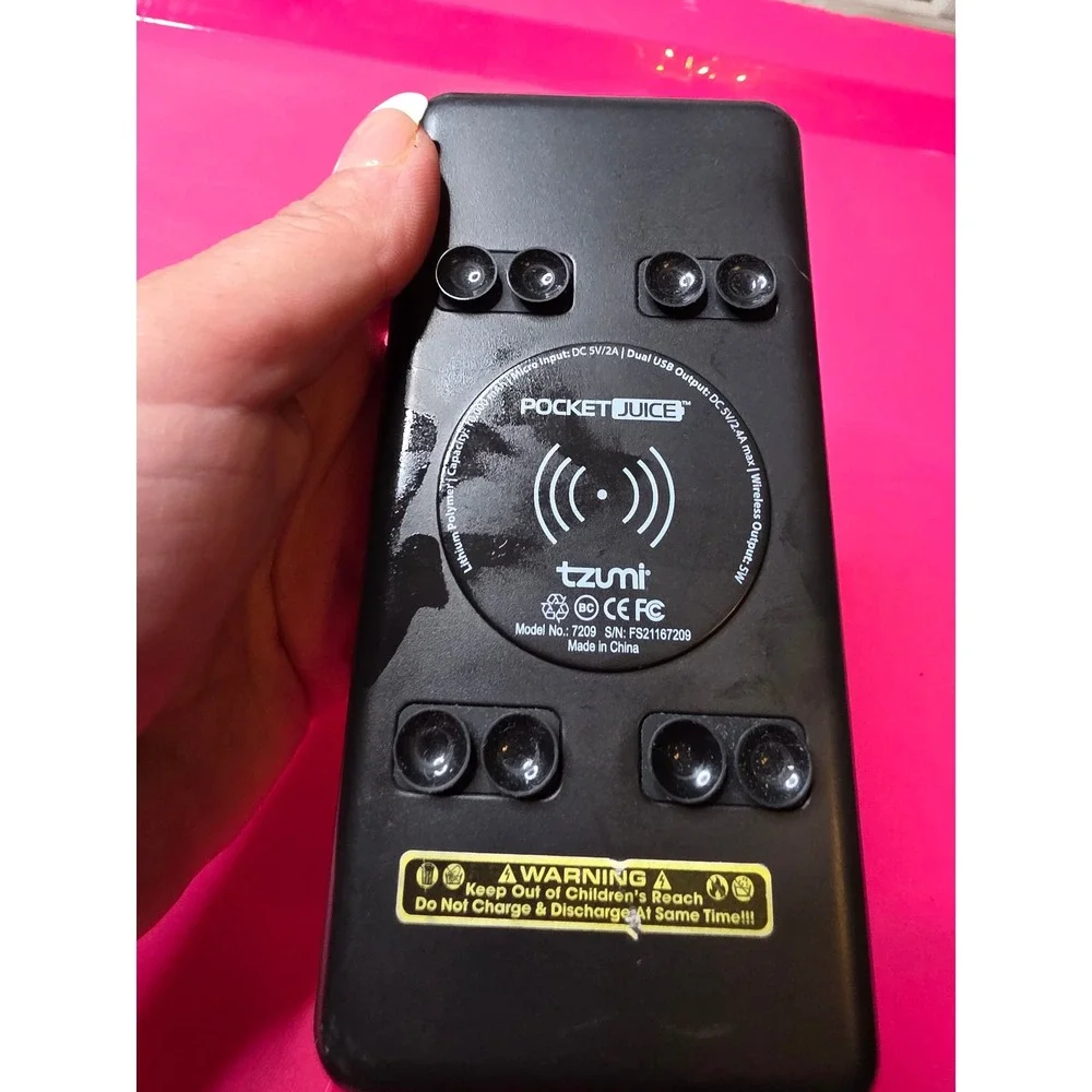 Tzumi PocketJuice 10000mAh Wireless Power Bank Dual USB Portable Charger 7209‎